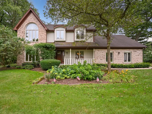 977 Chapel Ct N, Glen Ellyn, IL 60137