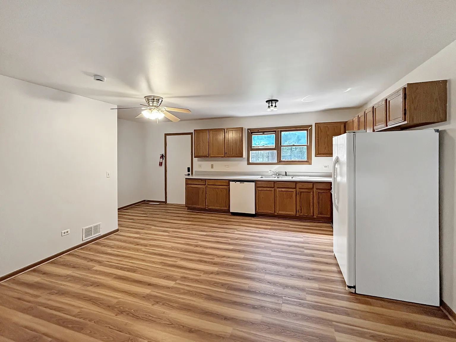 3745 Johns Manville Avenue - 1 — Photo 3