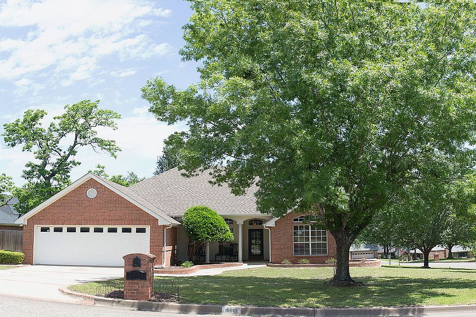 1st image of 16861 Terrebonne Dr