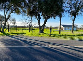 24977 N Cherokee Ln, Galt, CA 95632