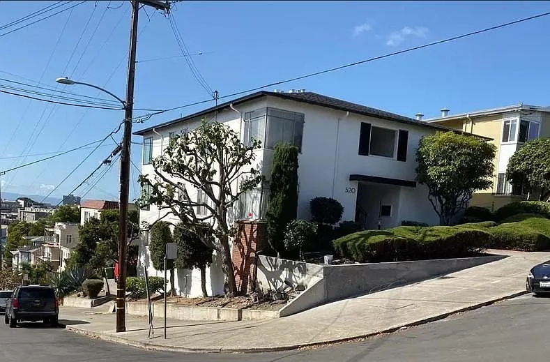 Building Photo - 520 Merritt Ave #E