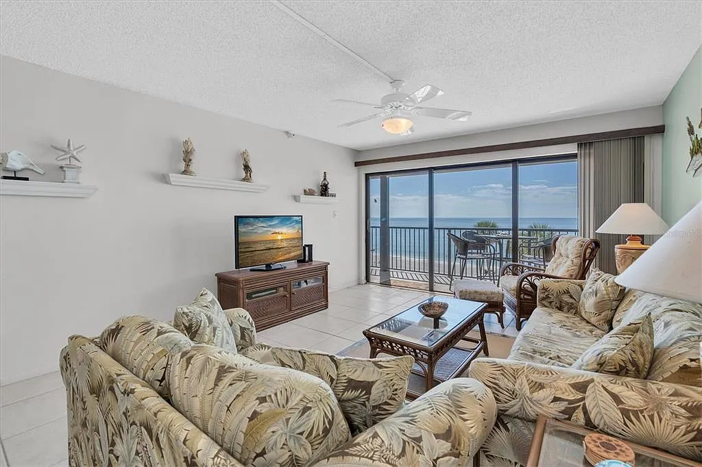 2 bed, 2.0 bath, 1225 sqft, $5,000 — Photo 3