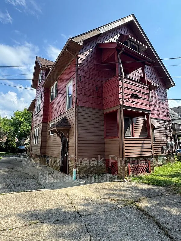 2 bed, 1.0 bath, 1208 sqft, $1,200 — Photo 3
