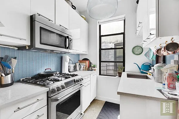 Sold by Halstead Real Estate | media 24