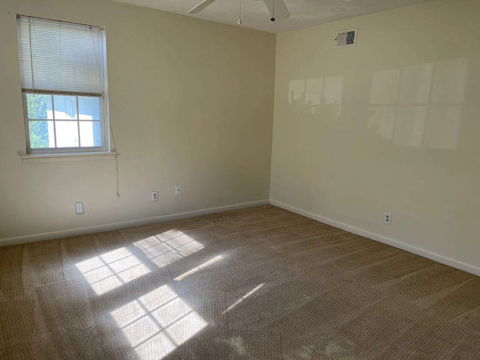 2 bed, 1.0 bath, 850 sqft, $850 — Photo 2
