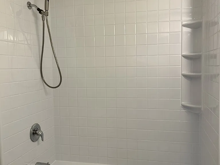 2129 Ashwood Ave #1 — Photo 9