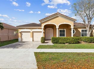 16617 SW 81st Ter, Miami, FL 33193