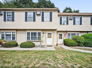 59 Founders Vlg UNIT 59, Clinton, CT 06413