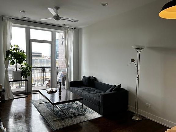 2nd image of 5139 N Broadway St #408