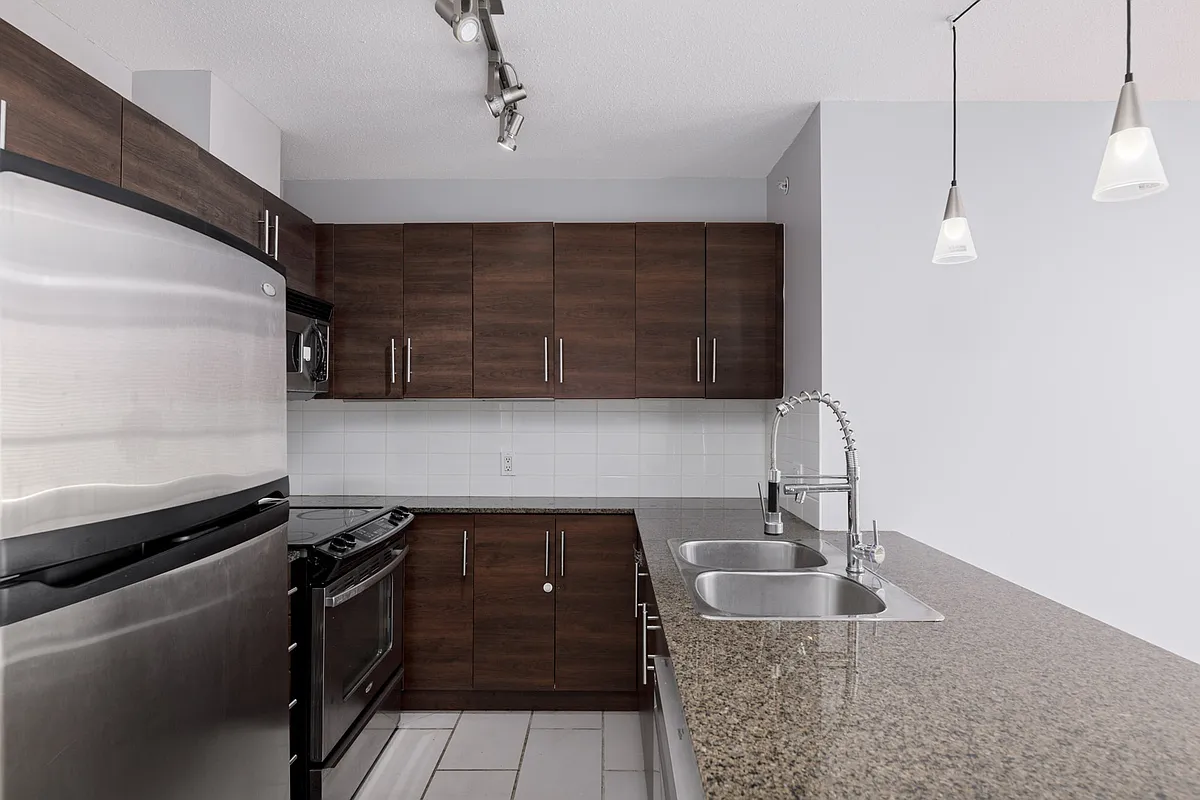 Building Photo - 813 Agnes St #1108