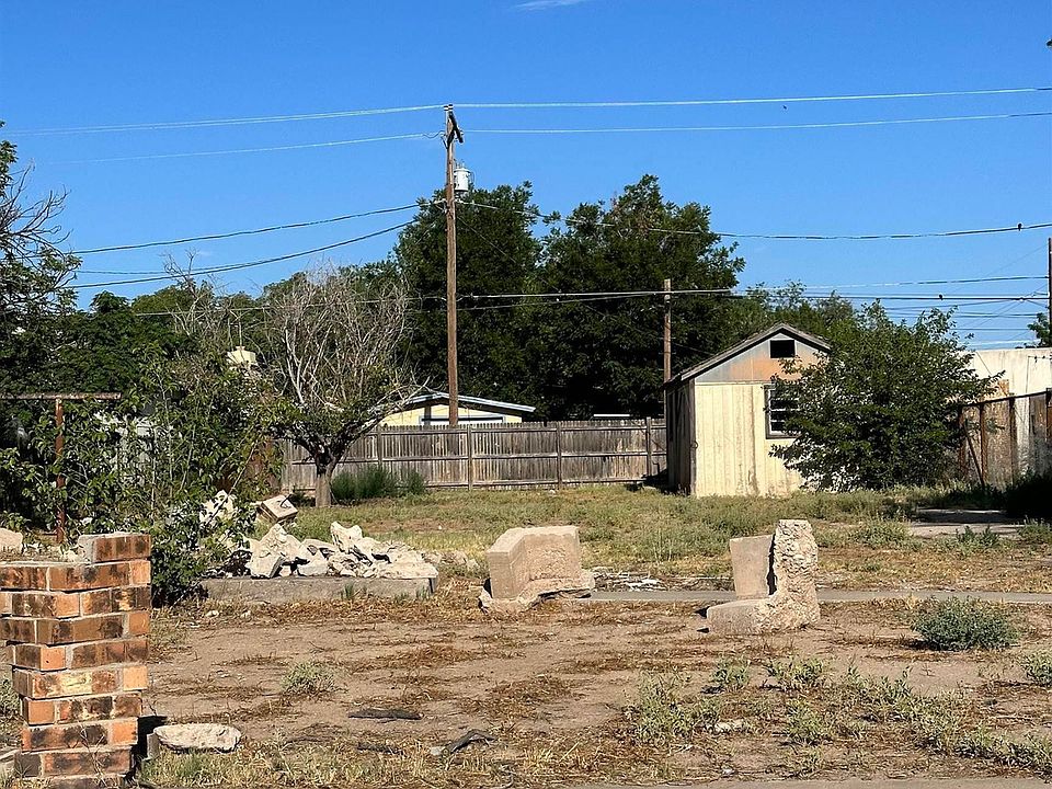 2nd image of 405 S Guadalupe St