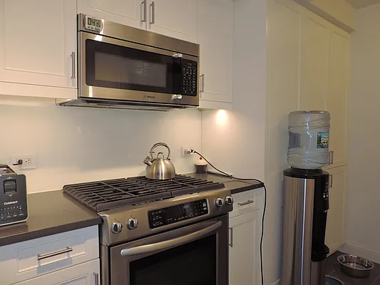 Rented by essential NEW YORK Real Estate | media 18