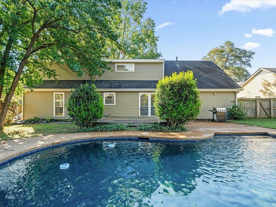 1st image of 8438 River Glen Dr