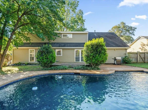 8438 River Glen Dr, Germantown, TN 38139