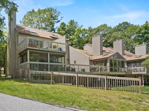 85 Parkhurst Dr #85, Westford, MA 01886