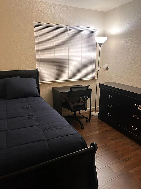 1 bed, 1.0 bath, $995 — Photo 1