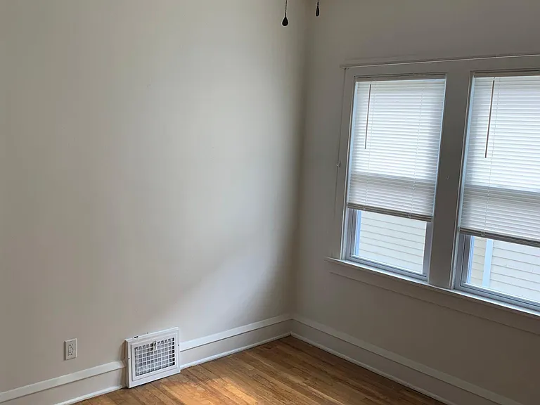 2097 Lewis Dr #UPSTAIRS — Photo 14