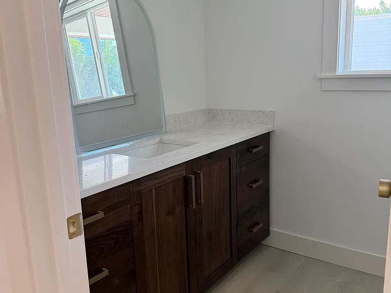 266 S 1400 W — Photo 4