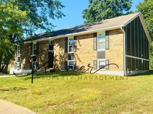 704 NE Ball Dr APT C, Lees Summit, MO 64086