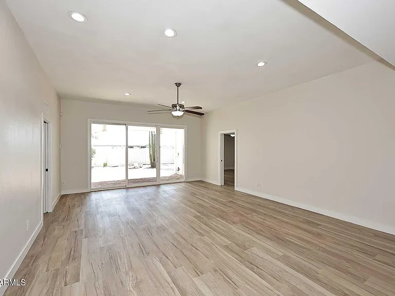4111 N 87th Pl — Photo 9