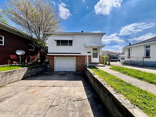 3606 Doyle St Photo 1