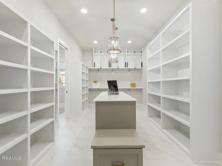 109 Trailing Oaks Dr — Photo 37