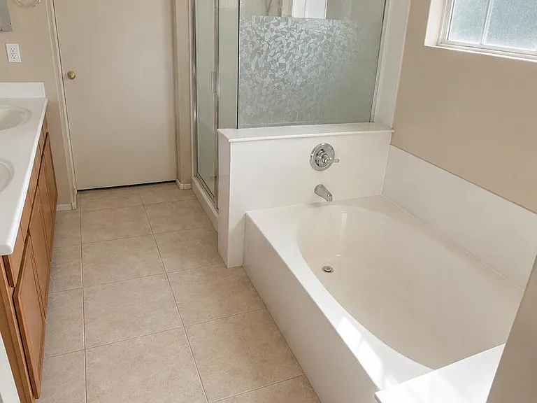 14138 N 158th Ct — Photo 10