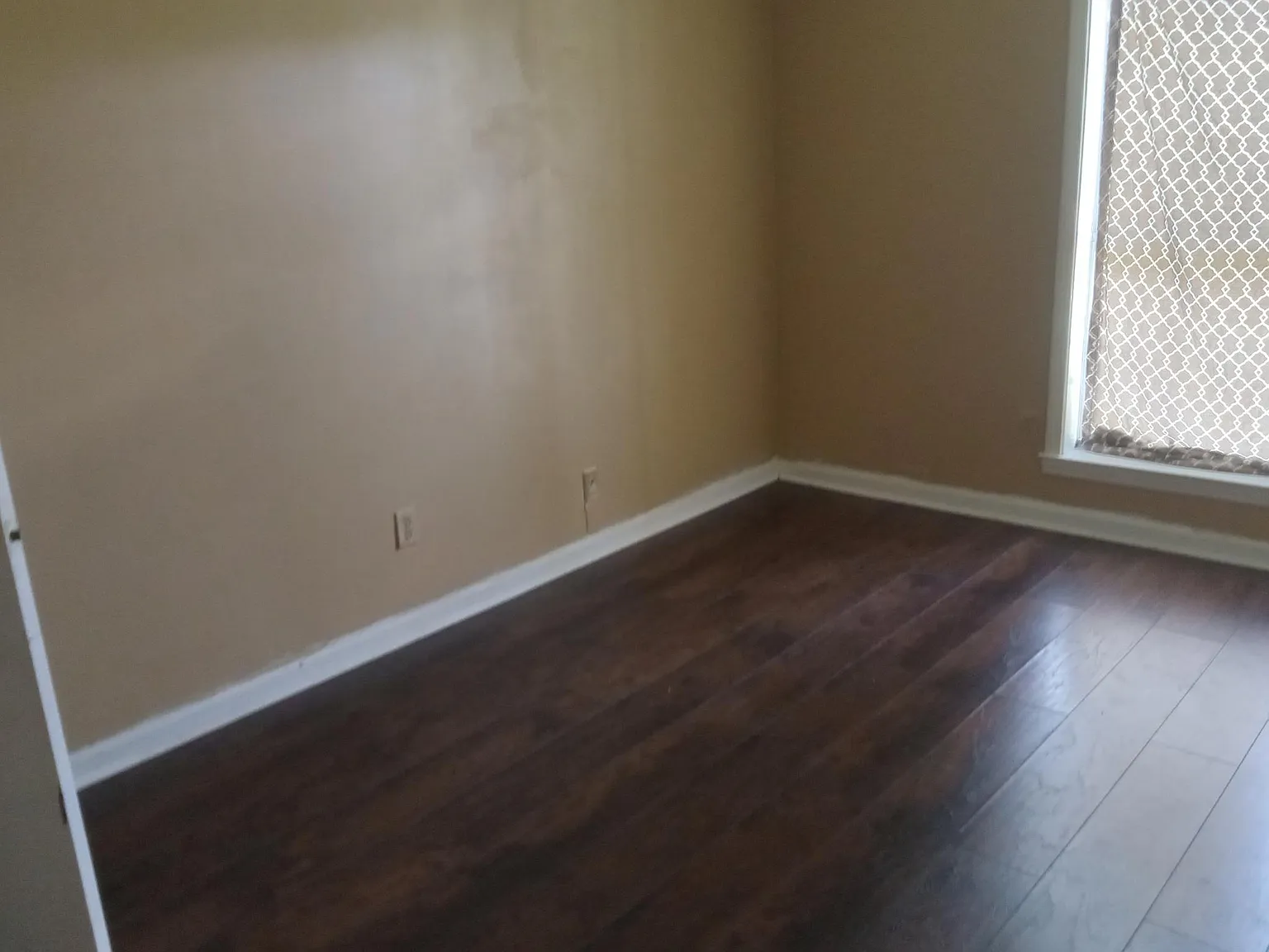 3 bed, 1.5 bath, 1227 sqft, $1,195 — Photo 4