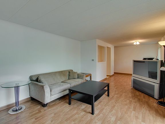 3rd image of 1104 Westover Ln Unit 1B