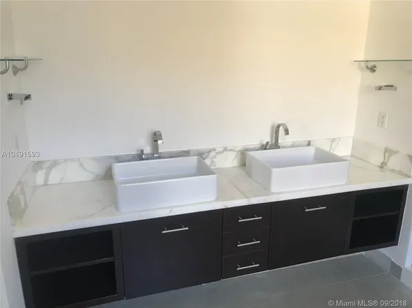 711 Crandon Blvd APT 202, Key Biscayne, FL 33149