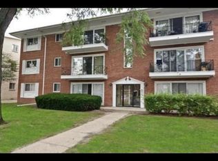 10116 Old Orchard Ct #1A, Skokie, IL 60076