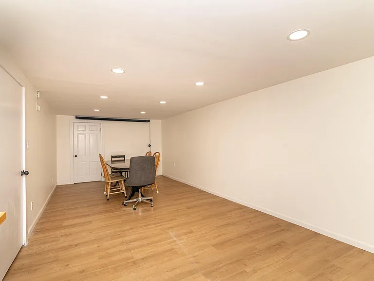 1800 Lark Ln — Photo 54