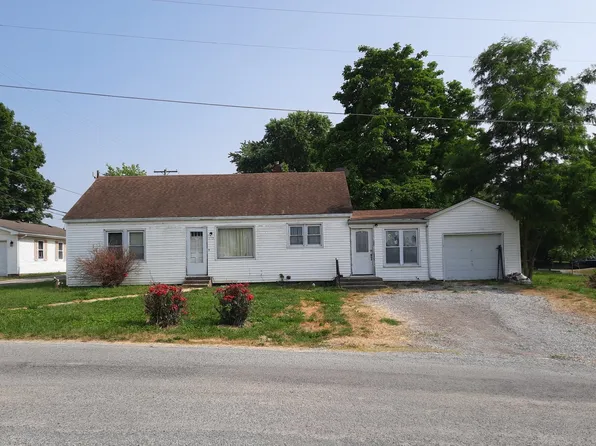 113 W Hale St, Goreville, IL 62939