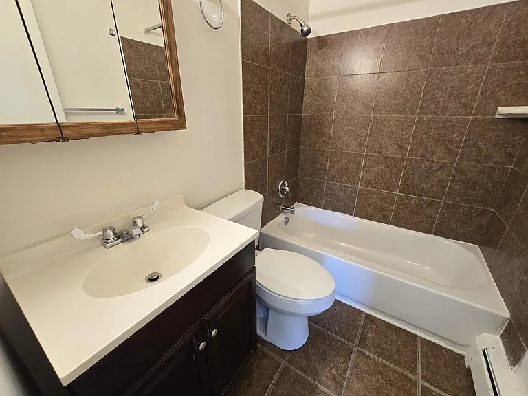 4820 Lee Rd #B15 — Photo 7