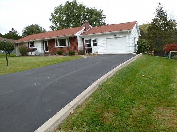 2nd image of 14 Larchmont Rd