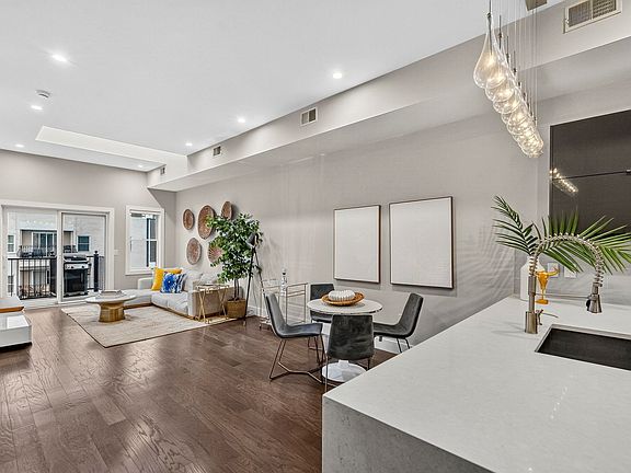 2nd image of 618 Madison St #4
