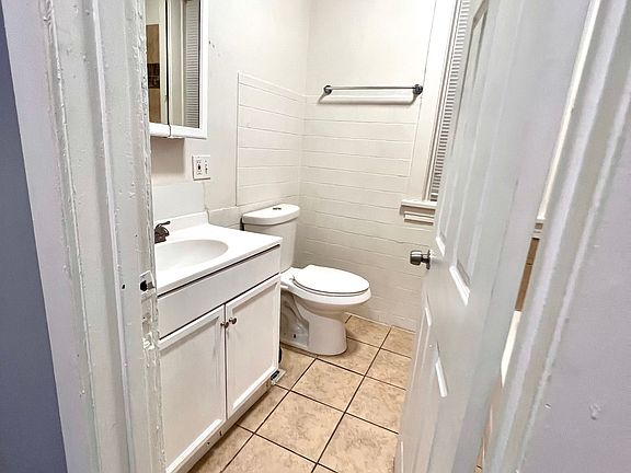 3rd image of 5423 W West End Ave #1