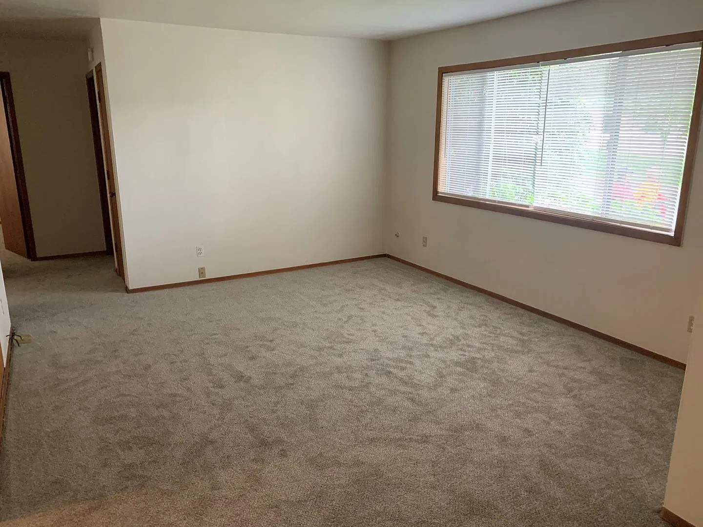 Recently Updated Duplex in the Kenilworth Neighborhood — Photo 4