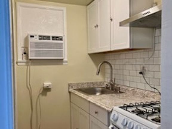 4th image of 233-241 S San Jacinto Ave #239