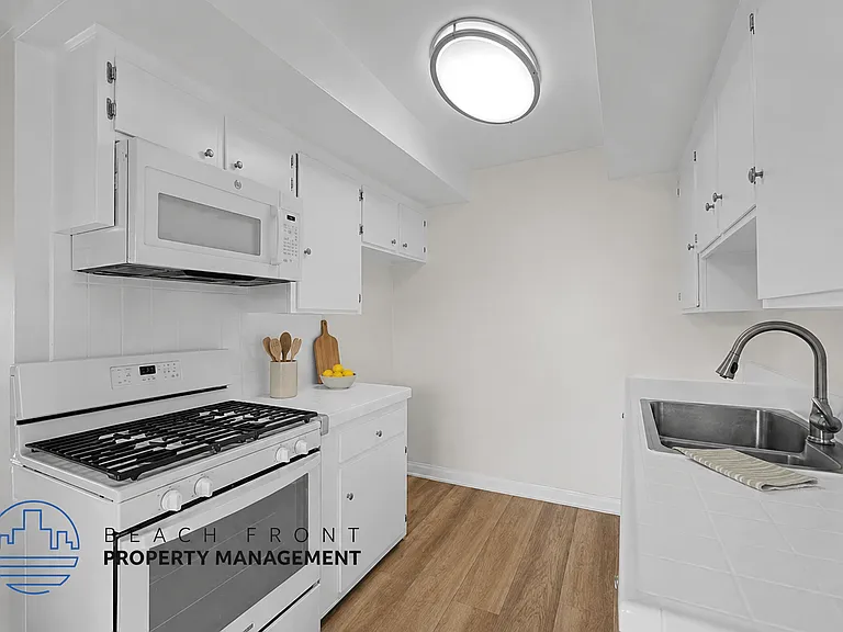 12417 Benedict Ave. — Photo 2