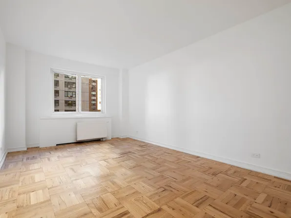 30 West 60th Street image 10 of 11