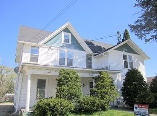 209 1/2 W North St, Jefferson, WI 53549