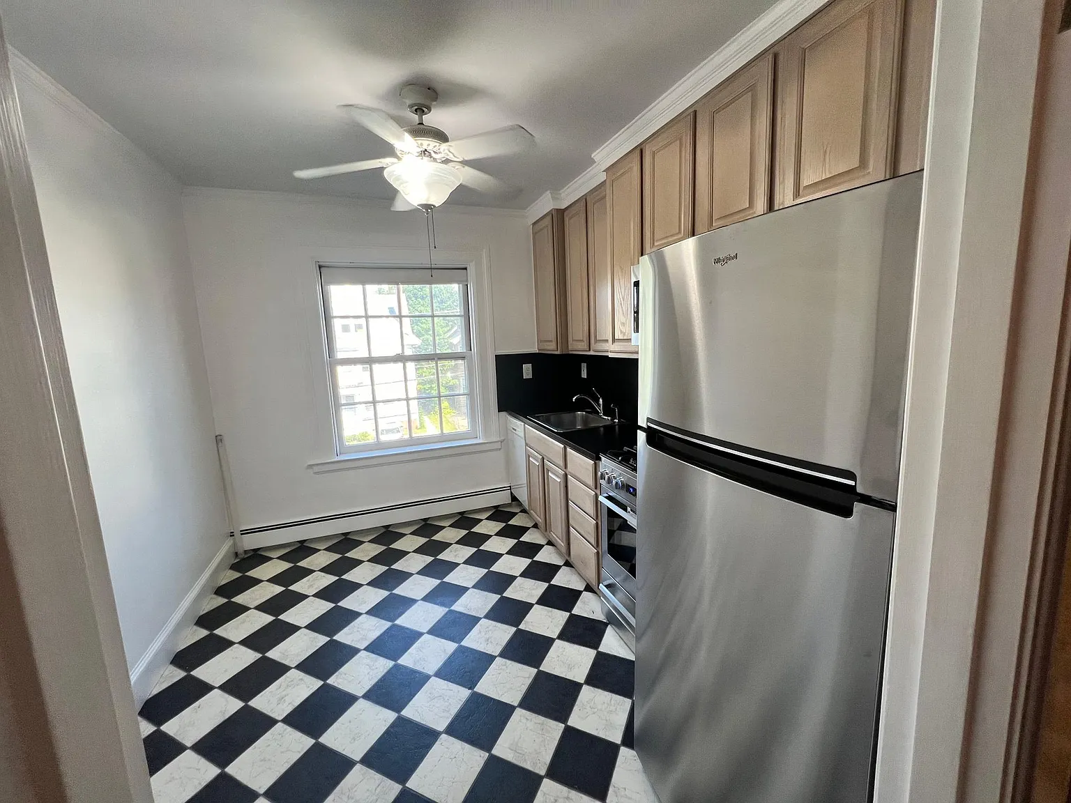 375 Lloyd Ave — Photo 2