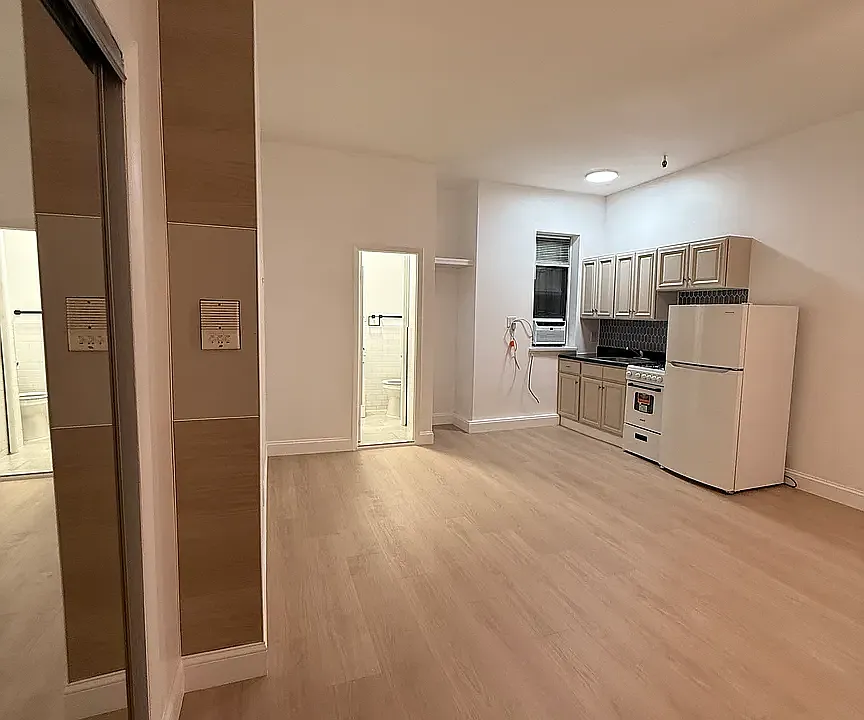 662 4th Ave #1F
