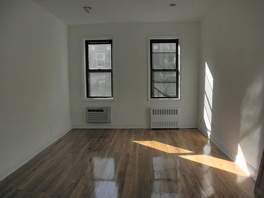 Rented by RV Realty | media 10