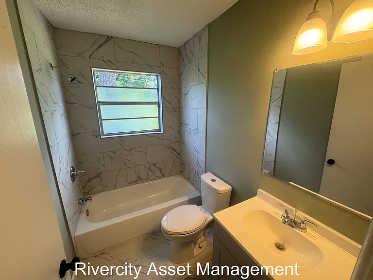 4942 Foxhall Dr — Photo 9