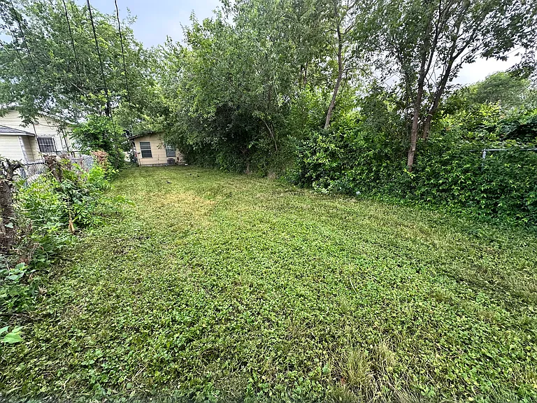 1719 W Kings Hwy #17 — Photo 10