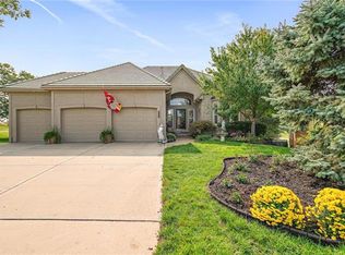 9925 Fountain Cir, Lenexa, KS 66220