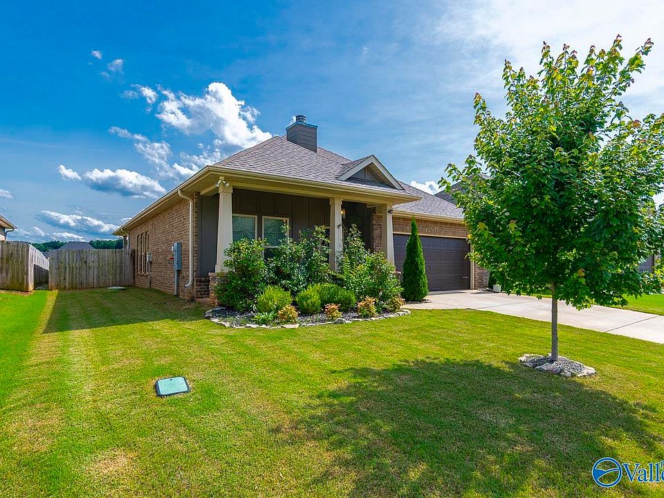 1st image of 144 Creek Ridge Dr