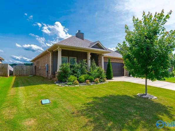 144 Creek Ridge Dr, Meridianville, AL 35759